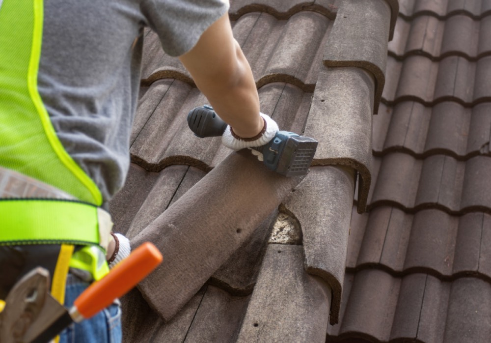 Roof Repair vs. Roof Replacement- Making the Right Choice