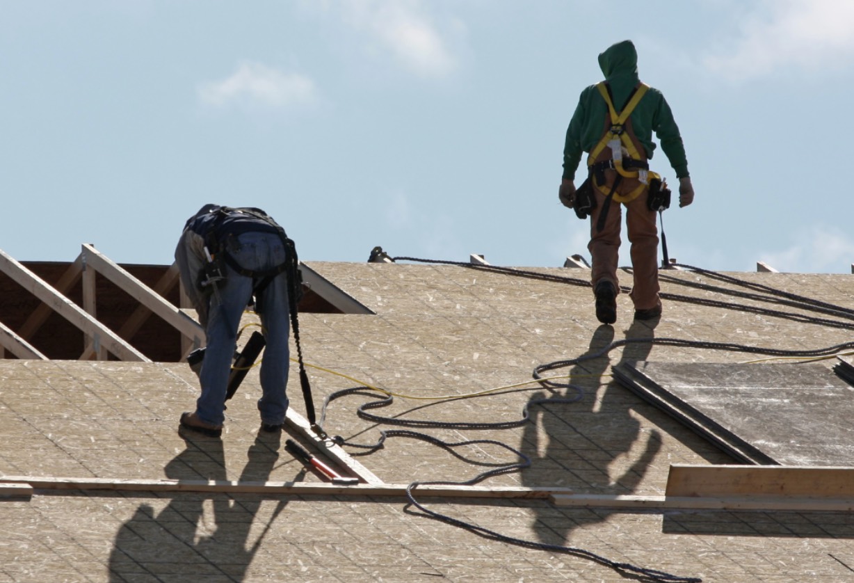 Choosing the Right Roofing Company-